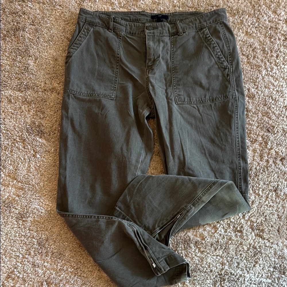 🍍Gap ankle zip pants🍍Sz 8🍍24” inseam🍍6” rise🍍